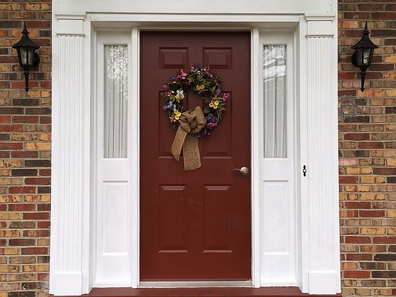 5th image of 373 Federal Hill Dr