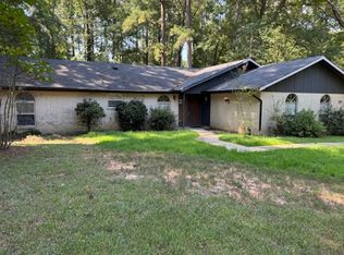 610 Pine Cone Dr, Haughton, LA 71037