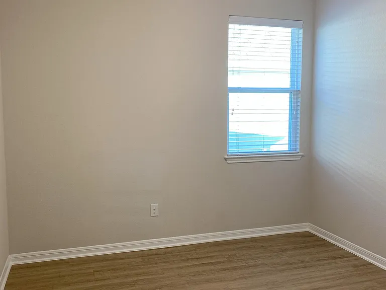 8714 Happy Valley Dr — Photo 8