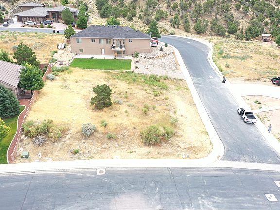 2nd image of 1946 N Mahogany Cir