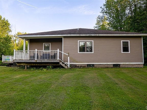 5th image of 394 Maple Ave