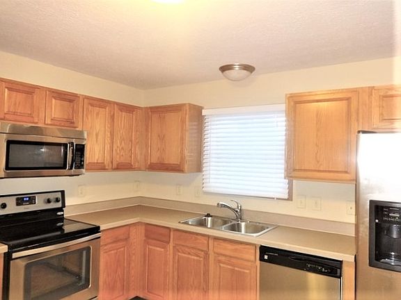 5th image of 491 Belfair Dr