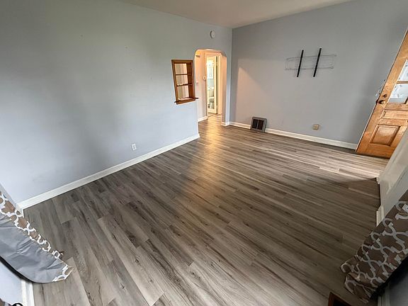 2nd image of 806 Euclid St