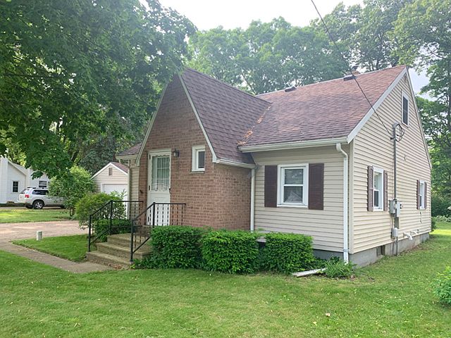 1st image of 23689 Greenwood Blvd
