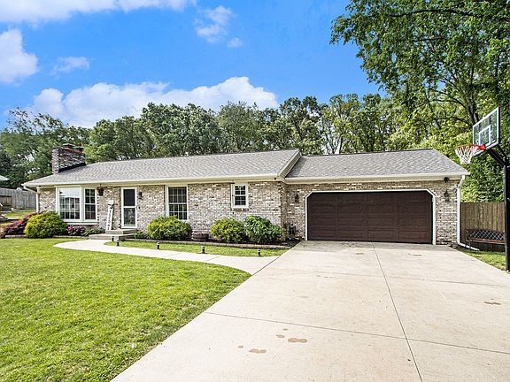 2nd image of 190 Easthill Dr