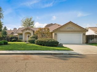 915 S Tracy St, Visalia, CA 93292