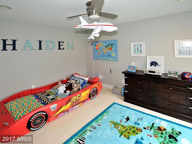 20156 Valhalla Sq — Photo 13
