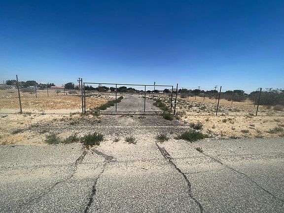 3rd image of 16617 Coolwater Ave