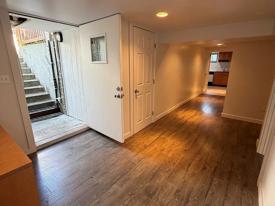 1802 Cedar St #BASEMENT