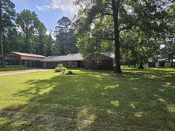 2nd image of 300 Darlene Dr