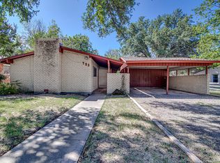 703 Country Club Rd, Cleburne, TX 76033