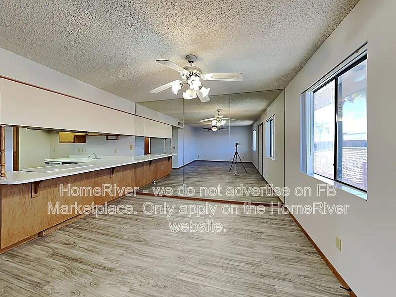 2 bed, 2.0 bath, 978 sqft, $1,250 — Photo 2
