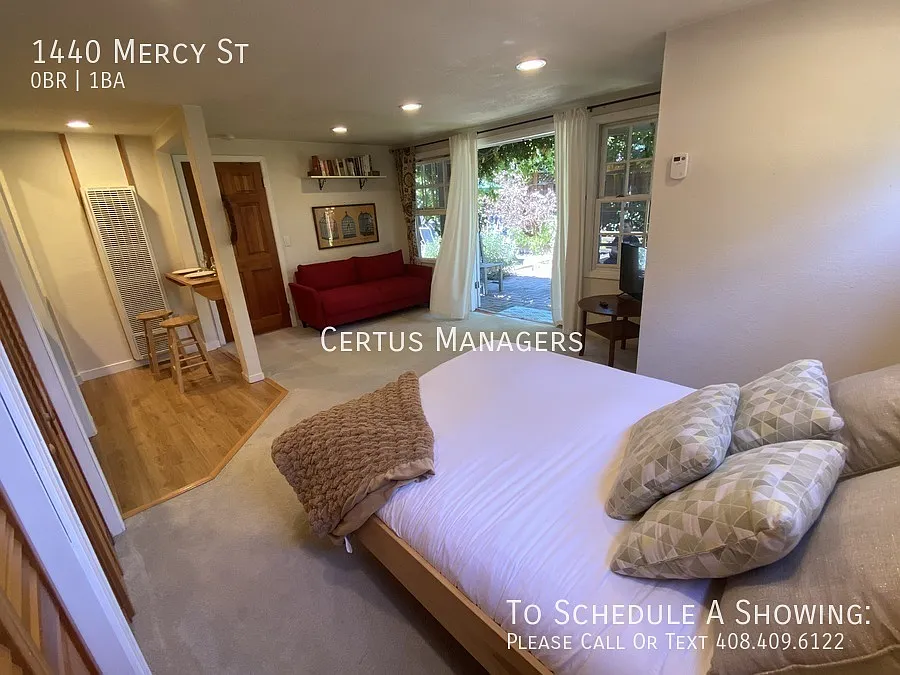 Furnished Backyard Cottage Studio Available for Leases of 5 to 11 Months — Photo 2
