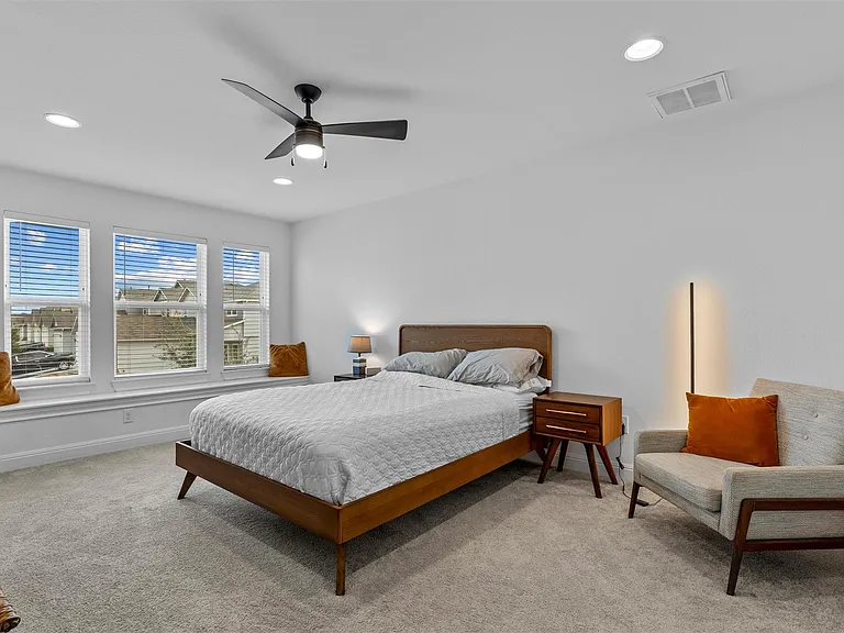 6201 Pine Leaf Trl — Photo 17