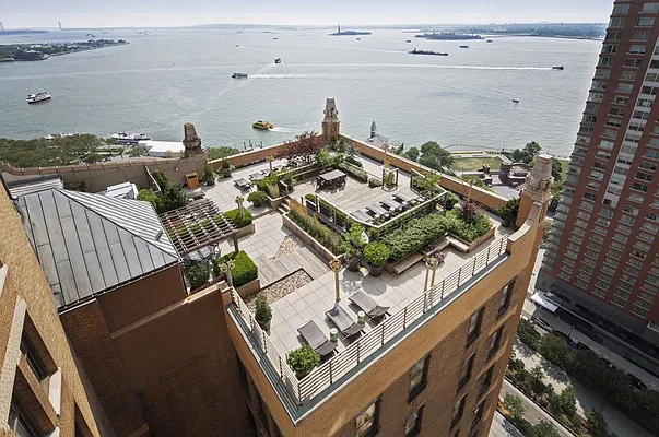 Rented by The Moinian Group | media 20