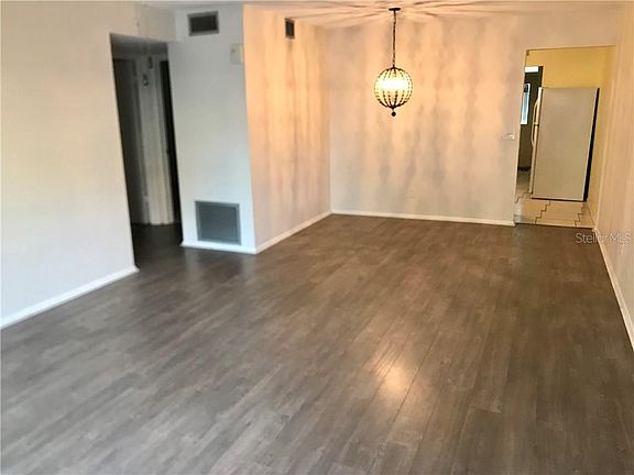 3rd image of 2448 Columbia Dr APT 4