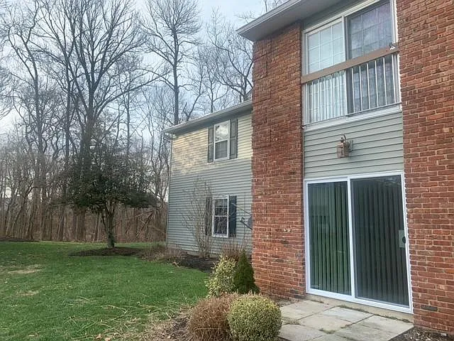 19-1 Augusta Ct — Photo 1