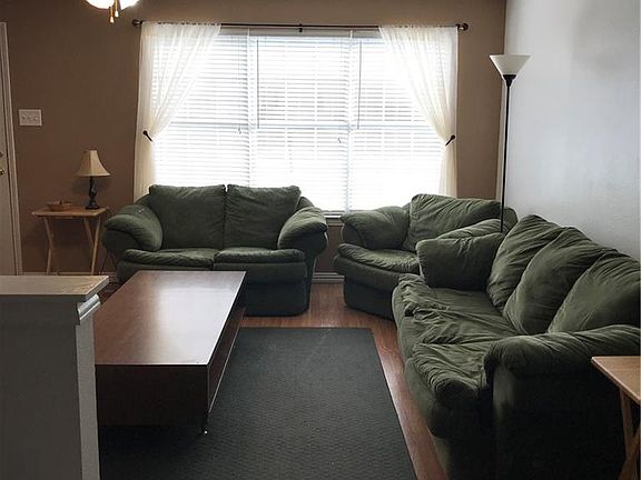 3rd image of 1909 Southridge Dr