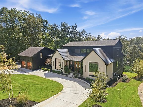 2nd image of 131 Bluff Dr