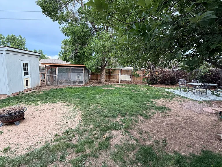 780 Excalibur St — Photo 4