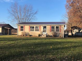 1579 Longbridge Trl, Walshville, IL 62091