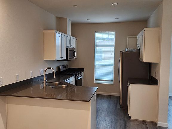 2nd image of 429 Sonoma Lane