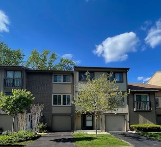 610 E Woodfield Trl, Roselle, IL, 60172