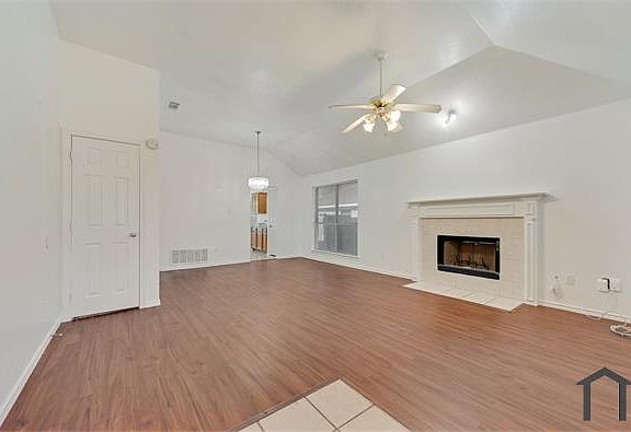 3rd image of 705 Nelson Dr