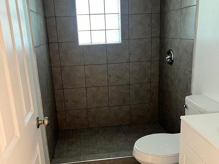 5914 W Myrtle Ave — Photo 7