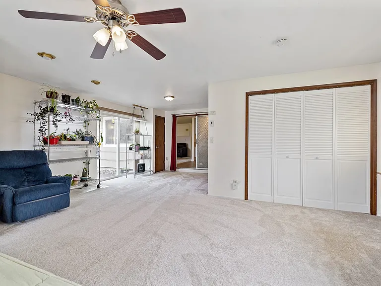 351 NE Plymouth Cir — Photo 10