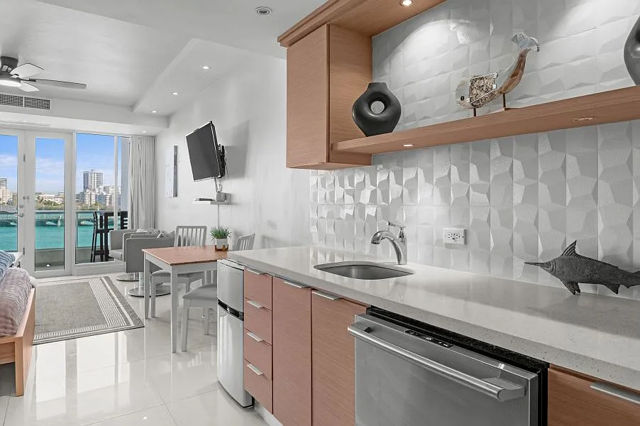 1 bed, 1.0 bath, 450 sqft, $3,600 — Photo 3