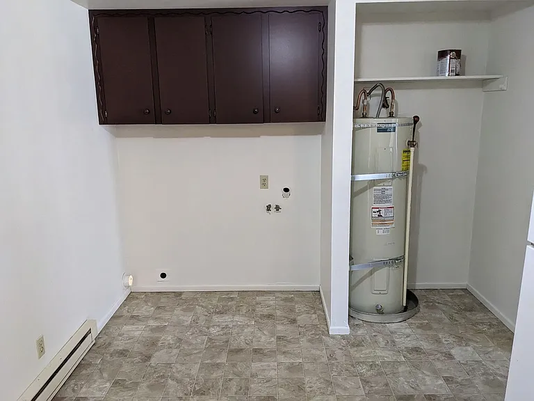 1338 Main St — Photo 7