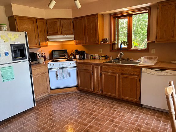 4th image of 6372 NE Barrett Dr