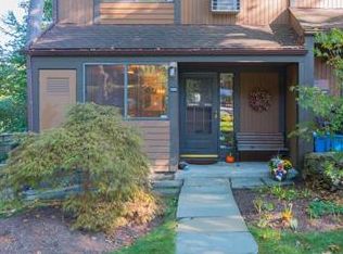 120 Round Hill Rd, Dobbs Ferry, NY 10522