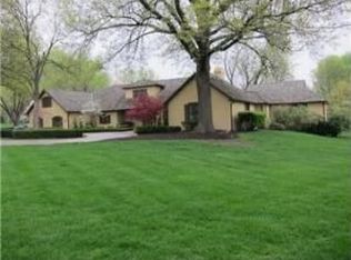 8845 Mission Rd, Leawood, KS 66206