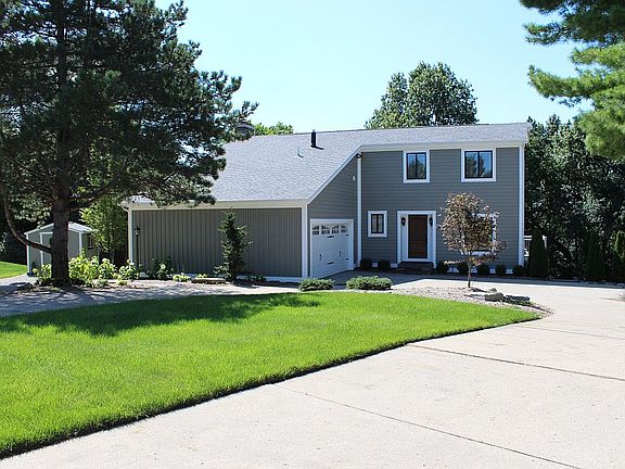 2nd image of 7620 Apple Hill Ct SE