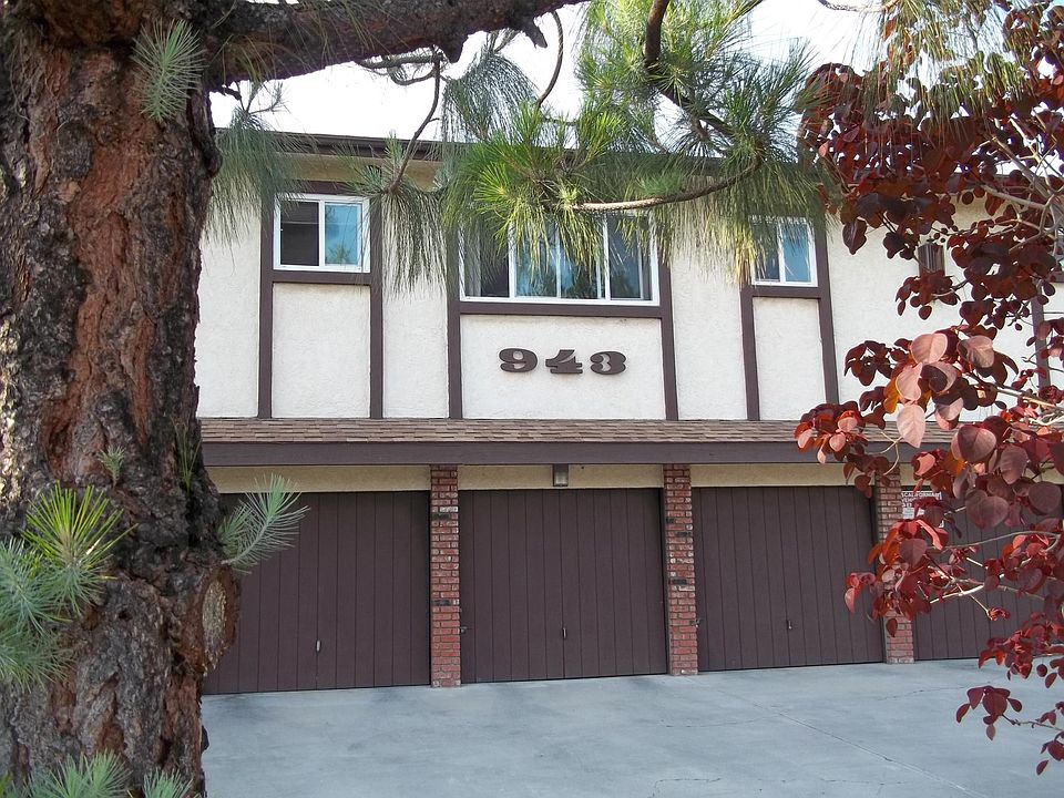 1st image of 943 Fairview Ave #Townhouse