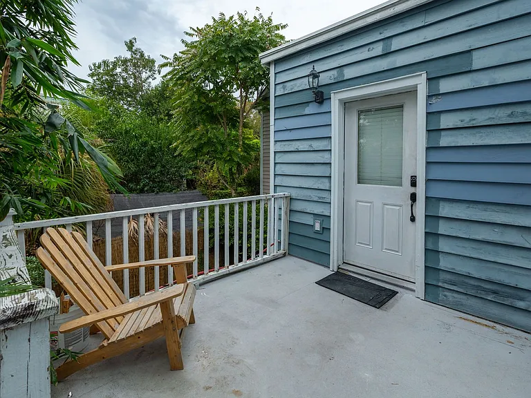 13 Elizabeth St #B — Photo 2