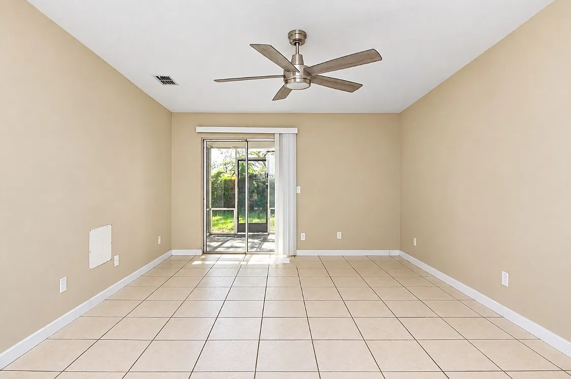 2 bed, 994 sqft, $1,550 — Photo 4