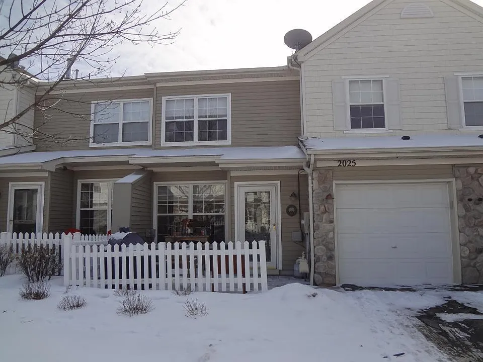 2025 Poppy Dr