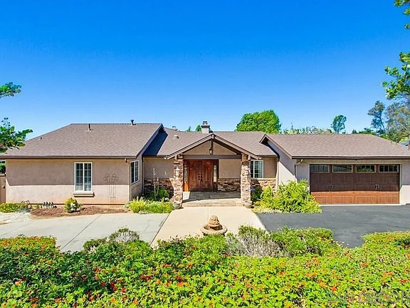 3rd image of 12858 Stone Canyon Rd