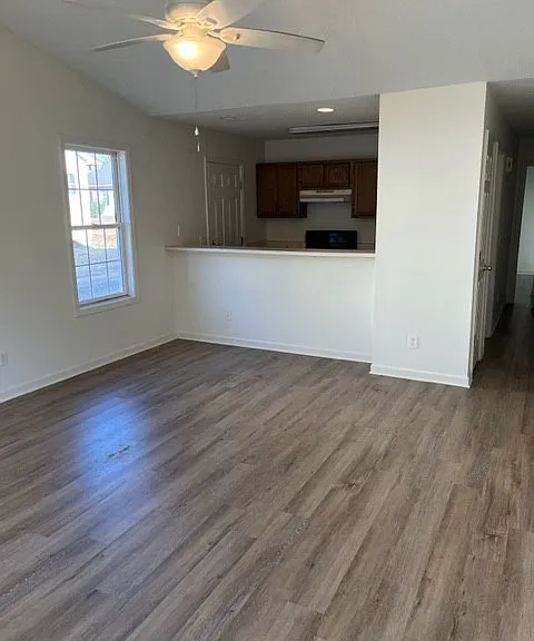 322 Foster Ln — Photo 2