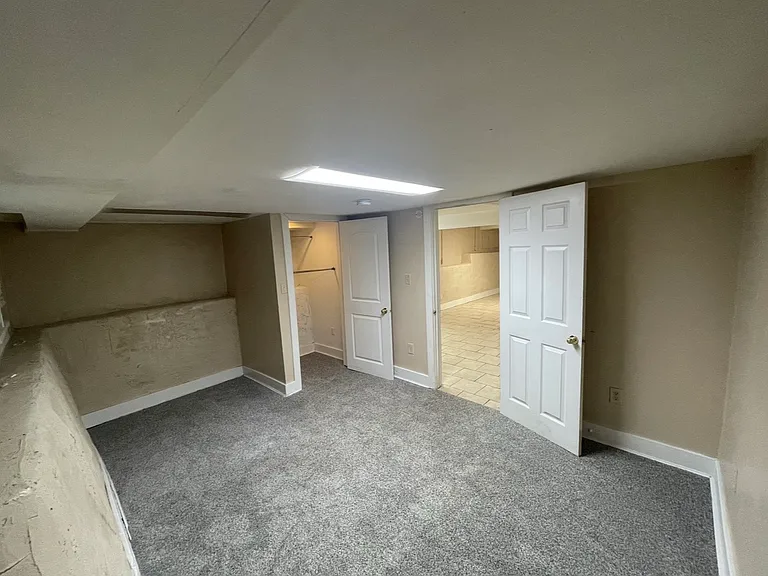 2415 Duncan St — Photo 13