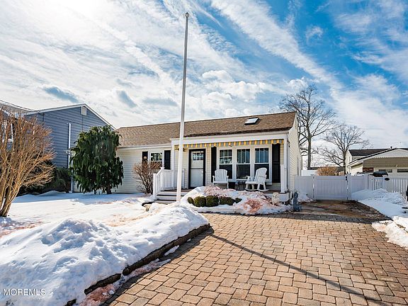 3rd image of 1846 Riviera Parkway