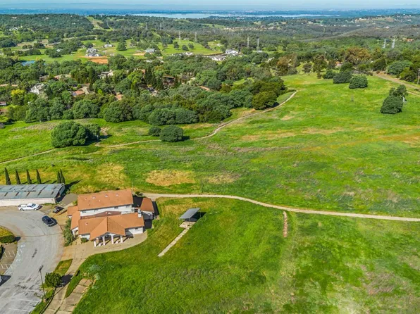 3000 Alexandrite Dr, Rescue, CA 95672