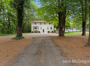13727 Cleveland St, Nunica, MI 49448