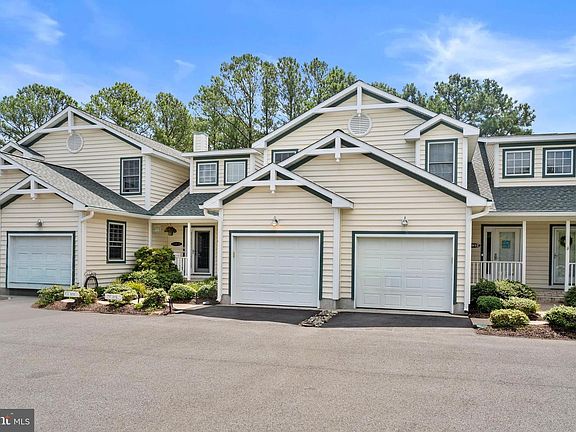2nd image of 38954 Pond View Ct