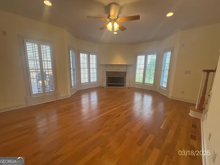 612 Banbury Ct — Photo 7