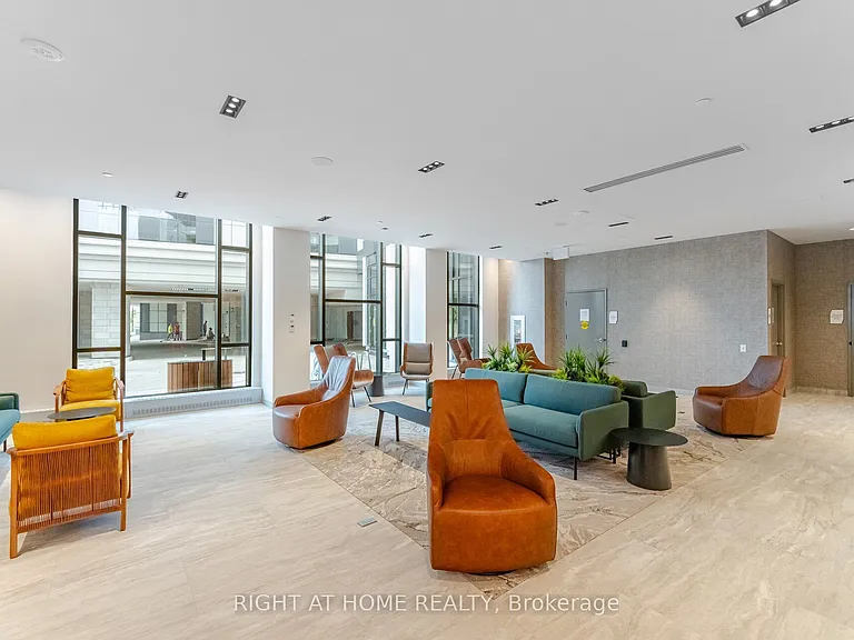 2485 Eglinton Ave W #1401 — Photo 35