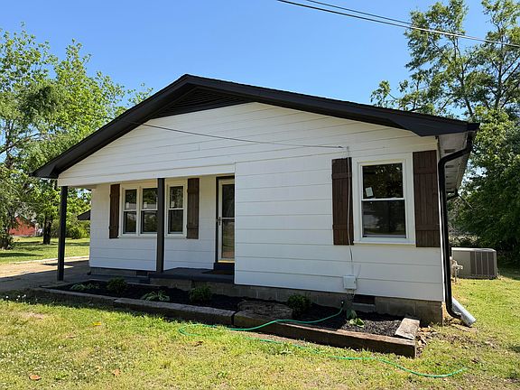 3rd image of 103 Sherry Ln